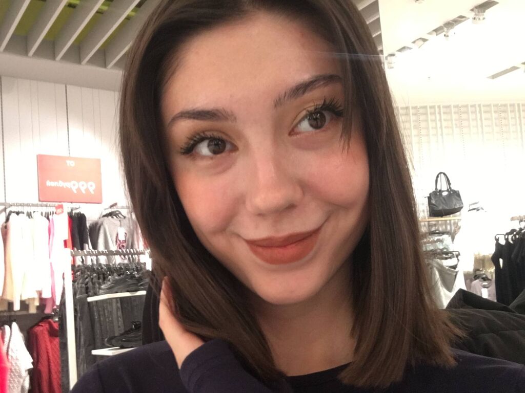 AdalineFrush's Webcam 